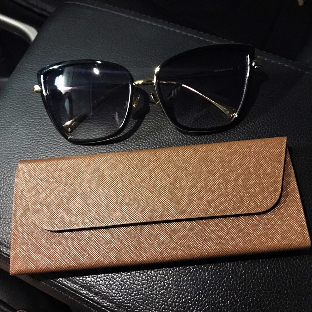 ✨UV Gold Frame Black Cat Eye Sunglasses - Picture 1 of 5